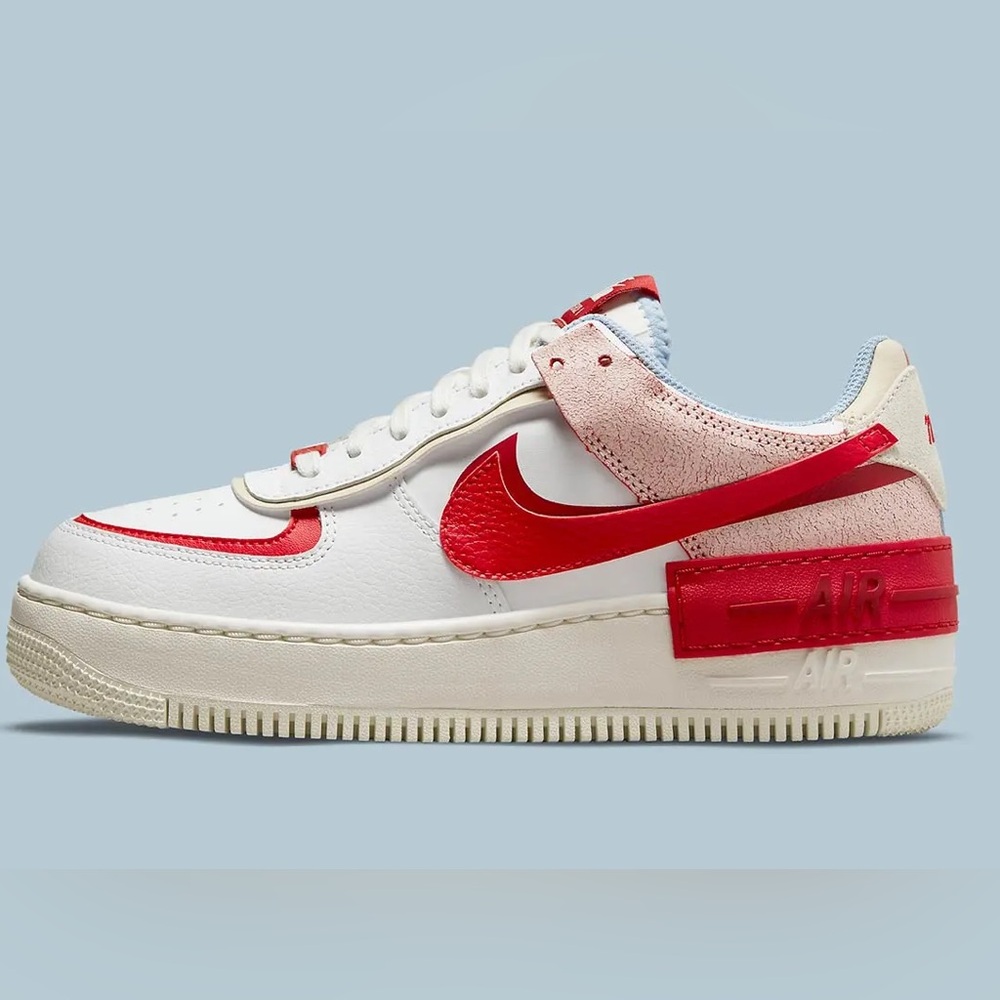 Nike Air Force 1 Low Shadow
Cracked Leather